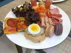 -黄浦江游览十六铺3号码头网红自助餐