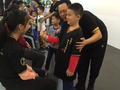 -温鉴良实用咏春拳