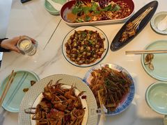 -嗨辣小聚·盘锦河蟹·海鲜烧烤龙虾(盘锦十年好店)
