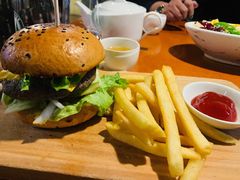 布拉格特色牛肉芝士汉堡Hamburger-布拉格餐厅· 中欧捷克菜(全国首店)