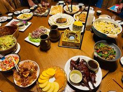 -老滇山寨•云南特色菜•地方菜•民族风情歌舞表演(金碧店)