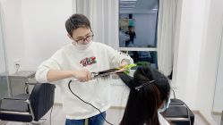 -LILI·HAIR SALON理理造型