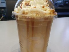 陨石拿铁-瑞幸咖啡(绿地锦峰大厦店)