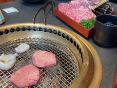 -铭牛烧肉·和牛海鲜自助(高新月牙湖店)