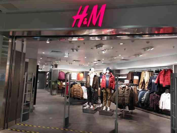 h&m(西单大悦城店)-"这个hm店好大,男装和女装是分开的,女装.