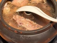 -云海肴·汽锅鸡·云南菜(天山百盛优客店)