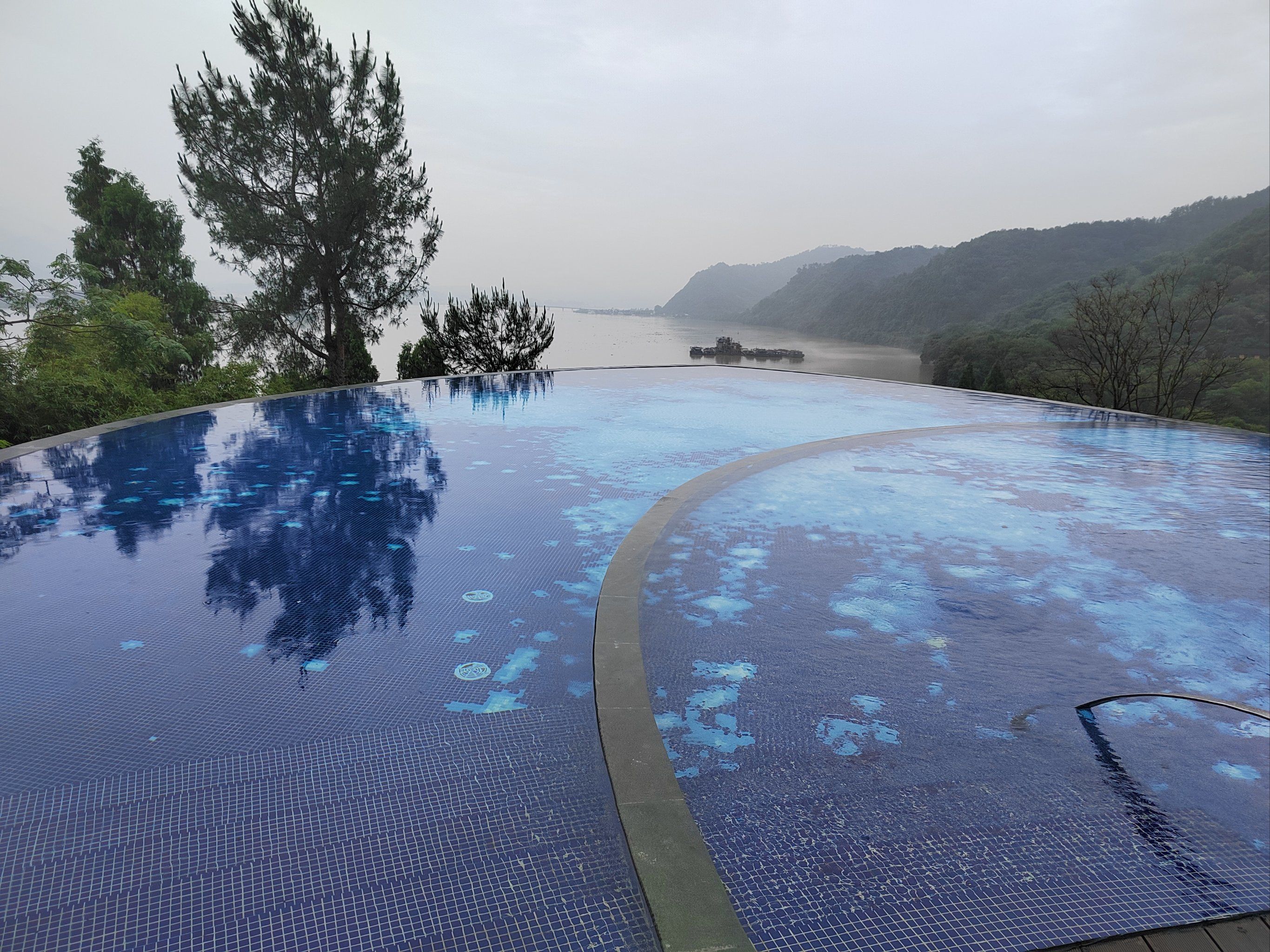 富春芳草地开元度假酒店