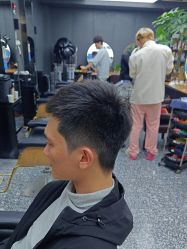 -藤野造型专业烫染接发