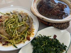 -老码头黑皮肘子锅包肉熏酱水饺(文政街店)
