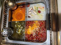 -巴渝瓦肆重庆鲜火锅(宝龙环湖店)