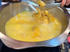 -鲜入围煮花胶鸡海鲜火锅