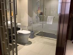 -武汉光谷广场杨家湾地铁站怡程酒店