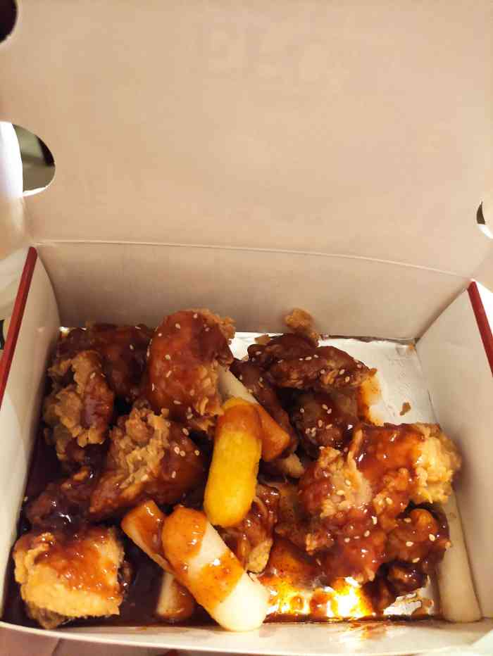 efc韩国炸鸡(鸳鸯店)-"甜辣的味道比较怪.不是鱼香味道.肉比较少.