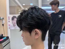 点击看大图 -首脑美发沙龙