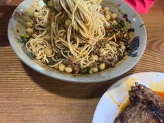 -丁丁猫重庆小面(徐州路店)