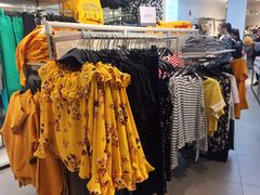 -H&M(天一广场店)