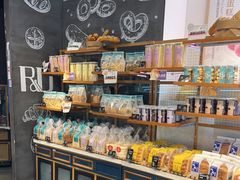 面包甜点陈列柜-皇家美孚(海云庵店)