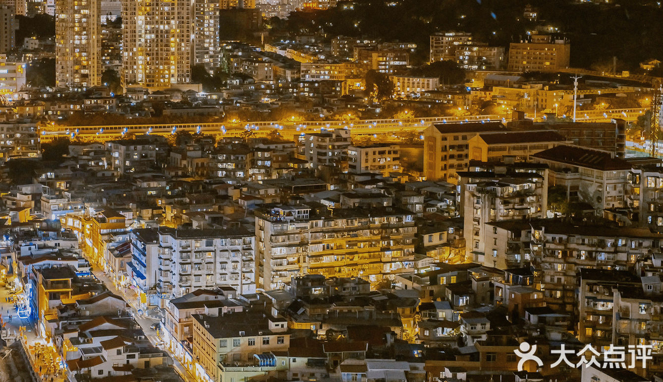 厦门拍照｜俯瞰黄昏蓝调时刻海岸沙坡尾🌆🏙
