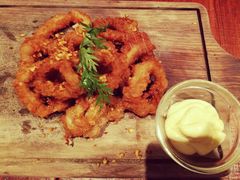 酥炸鱿鱼圈附大蒜蛋黄酱-卡朋厨房(289艺术园区店)