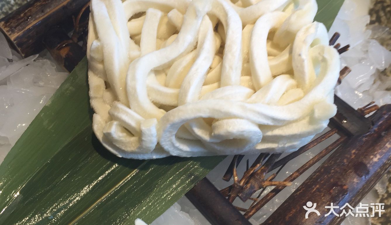 烫熟之后口感脆又甜，不过汤底偏咸