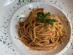 -Chom Cafe and Restaurant