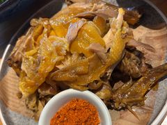 -头上红煨盐鸡乡村食府