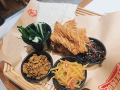 -丁里羊肉小镇(天鹅湖总店)