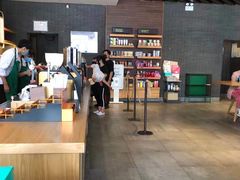 -星巴克臻选(济南万达店)