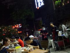 -龙巢盱眙龙虾·牛蛙·烧烤宵夜(八卦岭店)