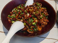 -阿瓦山寨·湘菜现炒·剁椒鱼头王(咸阳总店)