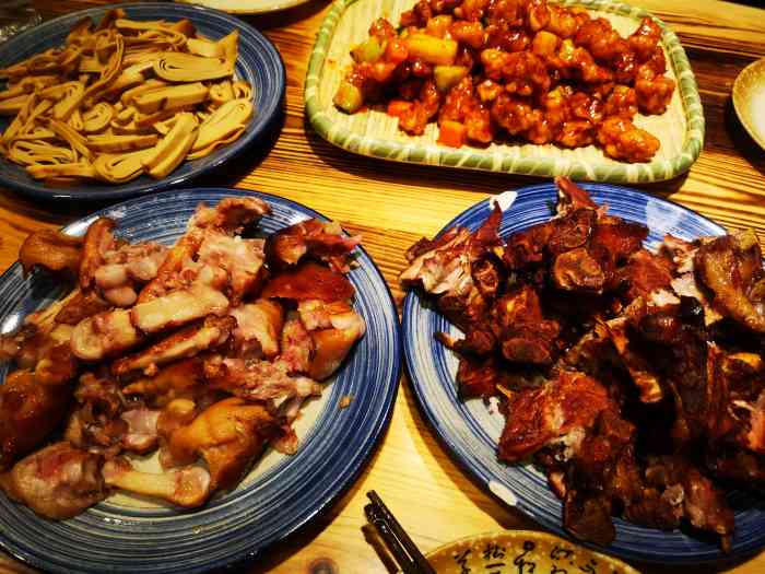 熏酱小酒馆-"家里小聚可以选择,卤味可以自己挑,还可以.