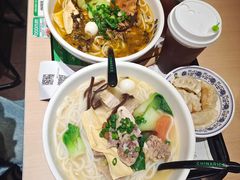-蒙自源米线大王(东站店)