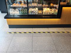 面包甜点陈列柜-星巴克(嘉定中信泰富万达广场店)