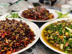 辣子肥肠-江湖黑大兔(杨家坪店)