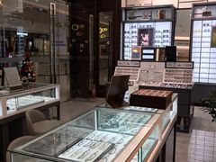 -回瑞眼镜·蔡司·依视路官方授权店(广益路万达店)