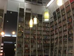 -钟书阁(松江泰晤士小镇店)