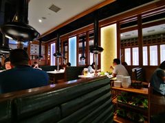 靠窗位-本家韩国烤肉(青岛万象城店)