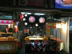 -六合夜市
