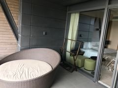 -上海滴水湖皇冠假日酒店