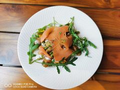 三文鱼蔬菜碗-Brut Eatery Wine Bar & Restaurant (建国东路店)
