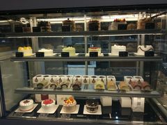 面包甜点陈列柜-卷心卷意·轻甜蛋糕(新光天地店)