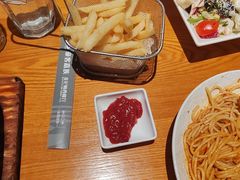 -豪客嘉族·麦尼顿西餐厅(乐福天下店)