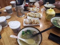 -小姜锅贴(凤凰街店)