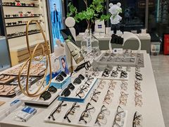 -视野联行眼镜·蔡司·尼康·豪雅·依视路(青浦宝龙店)