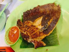 -明记烧鱼美味店