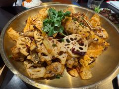 -川流不息·地道川菜·小龙虾(松东路店)