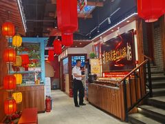 -宽板凳老灶火锅(台湾街店)