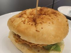 黄金三脆多汁鸡堡-必胜客(和谐广场店)