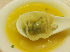 蟹粉小馄饨-新光酒家·河豚·海鲜·蟹料理(浦东店)