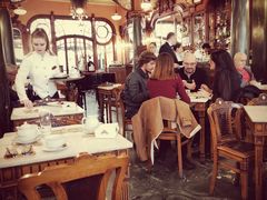 -Majestic Café